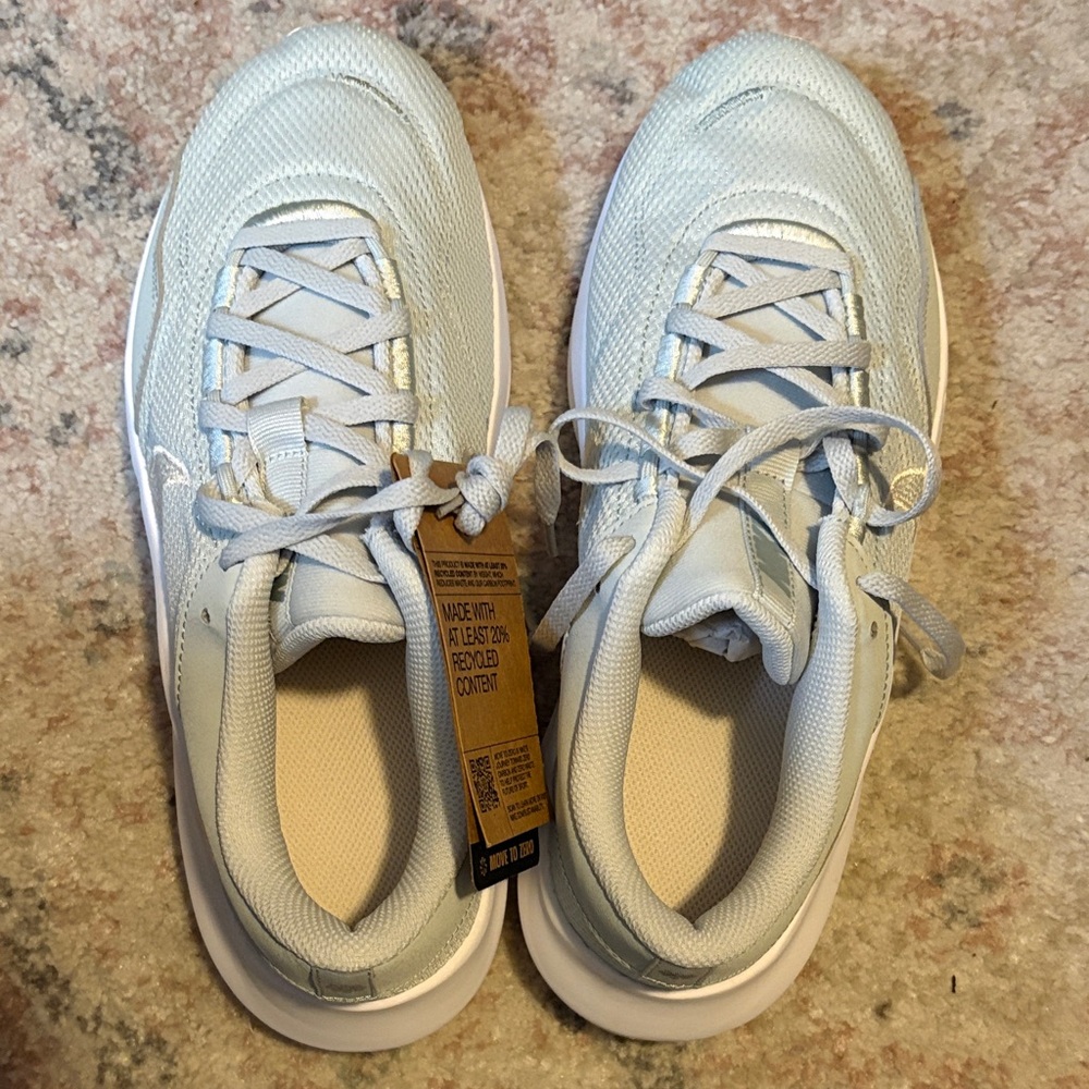 Brand New Nike Light Teal/Mint Sustainable Sneakers